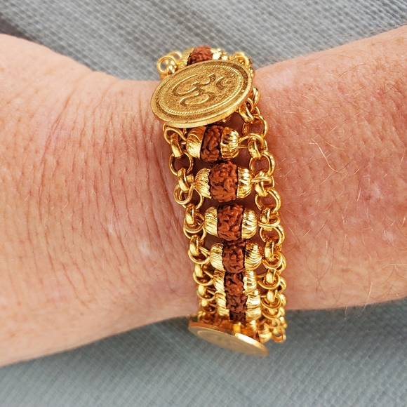 New Om Gold Coin Bodhi Seed Bracelet. - Picture 2 of 10